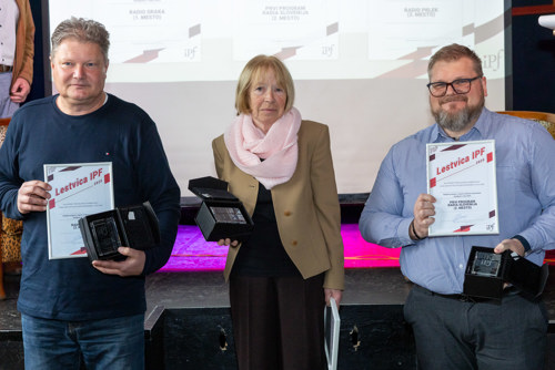 Nagrajenci z radijskih programov z največ različnimi slovenskimi skladbami.jpg